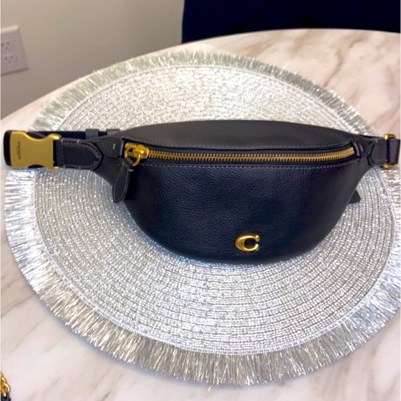 Coach Essential Belt Bag Brass/Black - Picture 1 of 4